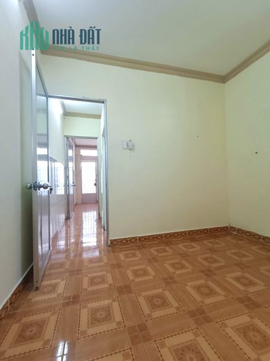 Bán nhà 31m2 , SHR , hẻm xe tải 2tang Gần Phan Huy Ích , chợ , 3 tỷ nhỉnh . LH 0932030061
