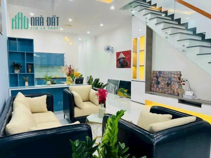 Bán Nhà 80 Dương Quảng Hàm, Ngang 4.2 Mét, Hẻm Xe Tải Nhỏ