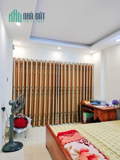 CHỈ 4 TỶ CÓ NHÀ 5 TẦNG ĐẸP 37M2 NGÕ THÔNG KINH DOANH NHỎ GẦN ÔTÔ HOÀNG MAI