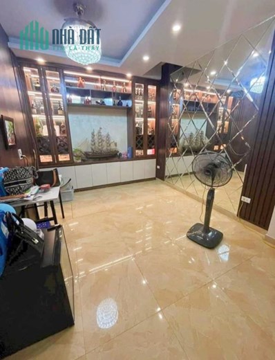 Bán nhà  6 tầng ngõ 89 Lạc Long Quân, dân xây, full nội thất, đẹp long lanh giá 6.2 tỷ