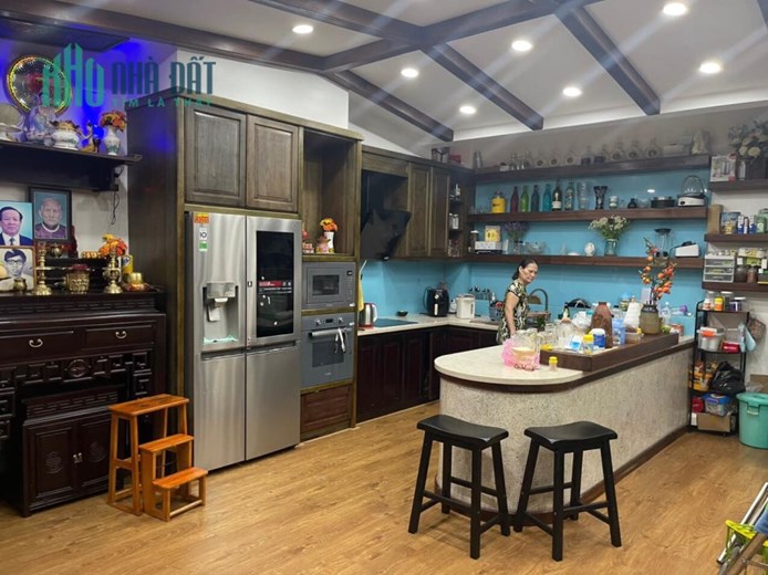 Bán Biệt Thự MiiNi Huỳnh Văn Bánh Phú Nhuận- Sát MT- Ngang Hơn 7m- Gần 100m2- 4 Tầng- Chỉ : 12,5 Tỷ