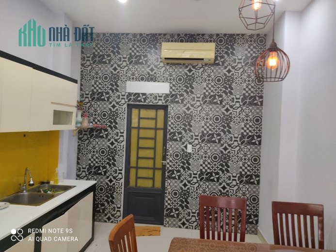 BÁN NHÀ MẶT TIỀN HẺM XE HƠI P22 GIÁP RANH Q1 55M2 CHỈ 7 TỶ