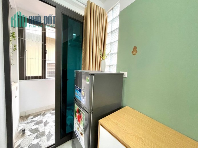 Cho thuê phòng 44 Trần Thái Tông, có ban công, trống ở luôn, 25m, 3tr5