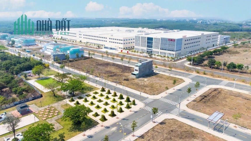 Bán nhà 2 lầu 1 trệt ở ngay trung tâm thành phố Đồng Xoài tỉnh Bình Phước