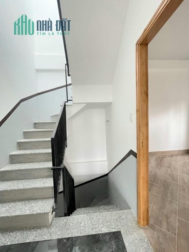 984 / HÀ HUY GIÁP - THẠNH LỘC. - Q12. DT. 95M2 NHÀ MỚI ĐẸP 2 MẶT HẺM XE HƠI. ĐANG CÓ 11 PHÒNG CHO