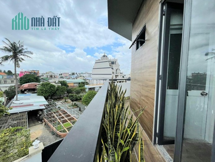 984 / HÀ HUY GIÁP - THẠNH LỘC. - Q12. DT. 95M2 NHÀ MỚI ĐẸP 2 MẶT HẺM XE HƠI. ĐANG CÓ 11 PHÒNG CHO