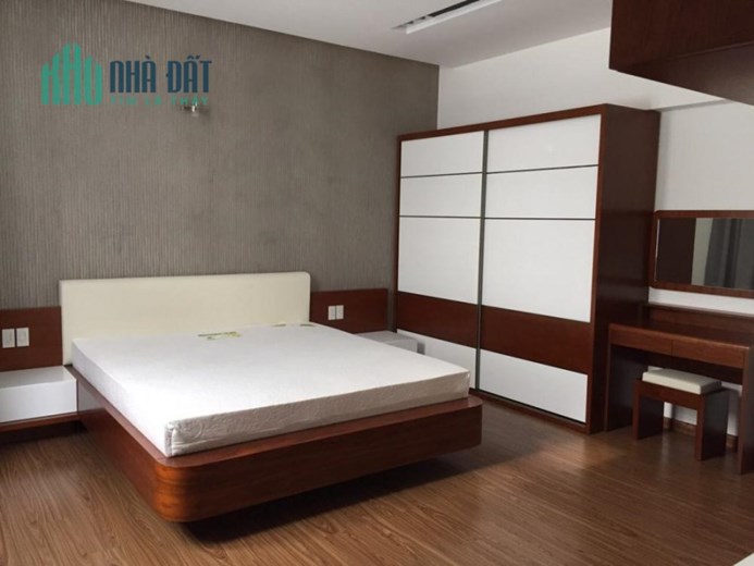 Cho thuê biệt thự Him Lam Kênh tẻ, ngang 10m