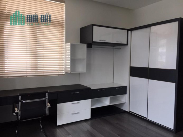 Cho thuê biệt thự Him Lam Kênh tẻ, ngang 10m