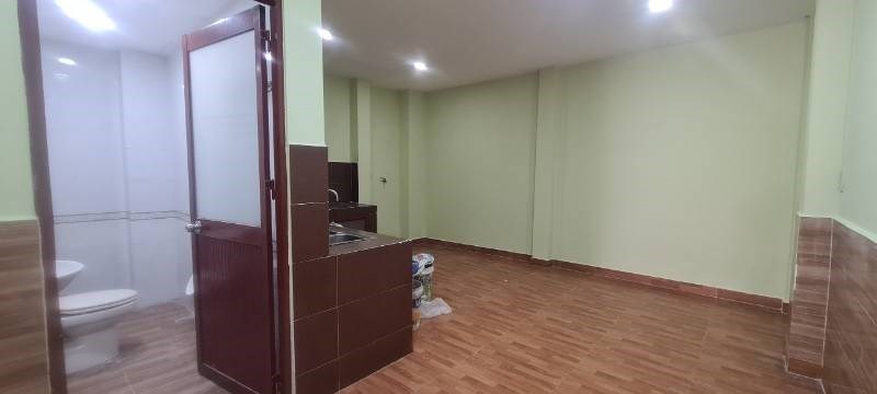 Cho Thuê 2 Căn Nhà Liền Kề Mặt Tiền Nguyễn Văn Linh
