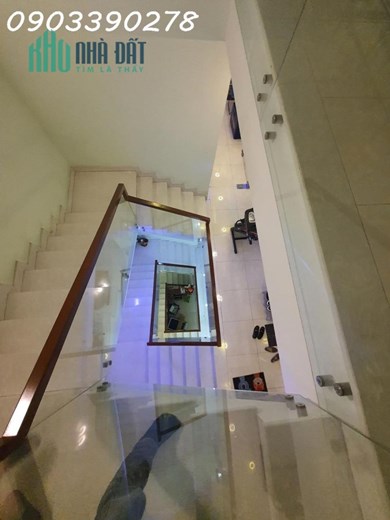 TÂN PHÚ 124M2 KHU VIP TÂN SƠN NHÌ - 4 TẦNG- CÓ VỈA HÈ -TIỆN KINH DOANH