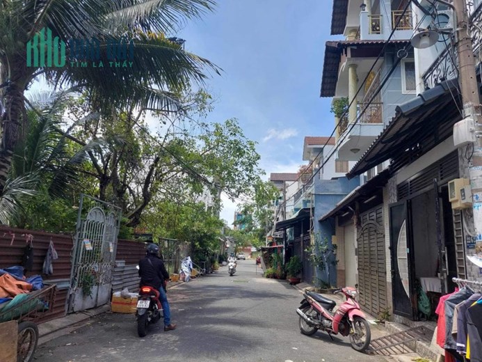 Bán Nhà Lê Thúc Hoạch Nối Dài, 2 Tầng , 62m2, Hẻm Xe Hơi Thông