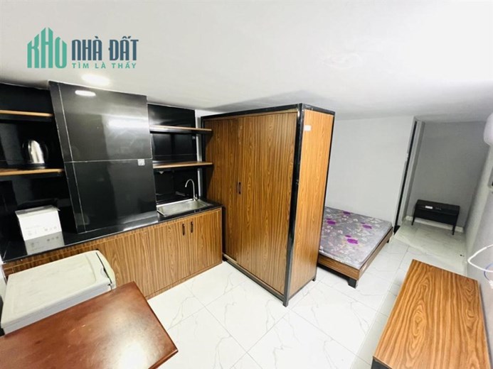 Phòng, CHDV D2(Nguyễn Gia Trí) 20m2 hầm, thang máy