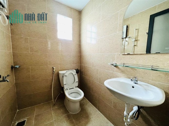 Phòng, CHDV D2(Nguyễn Gia Trí) 20m2 hầm, thang máy