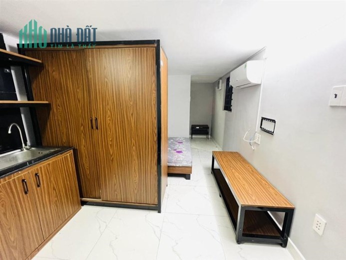 Phòng, CHDV D2(Nguyễn Gia Trí) 20m2 hầm, thang máy