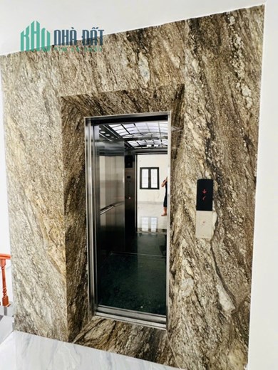 SIÊU HIẾM TRÍCH SÀI 90m.18 tỷ.Dòng tiền.Ngõ thông ra HỒ TÂY.