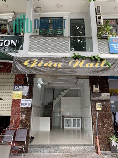 Cho thuê Nhà 1 trệt 1 lầu, 21 m2, vỉa hè rộng thuận tiện buôn bán