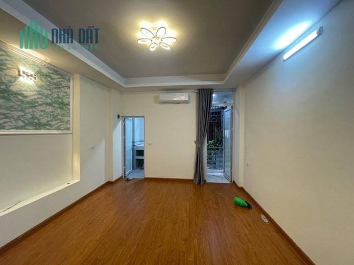 Bán gấp nhà Hoàng Hoa Thám.THANG MÁY,NGÕ THÔNG.Trung tâm BA ĐÌNH .30m.5.4 tỷ