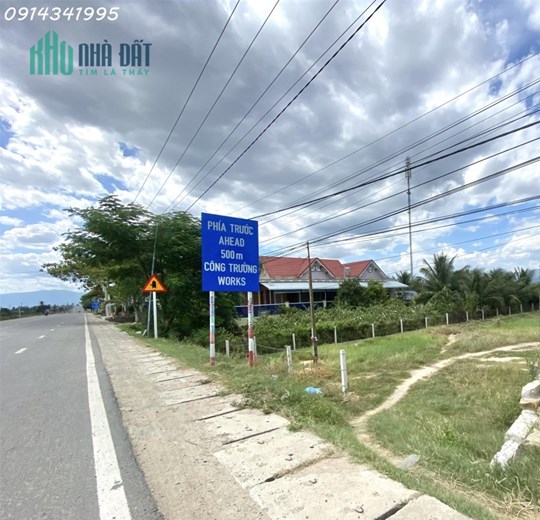 Mặt QL27 (PR - Đà Lạt); 200m tới cao tốc, DT 20x50m, sân bay Thành Sơn 5km, cách biển 12Km