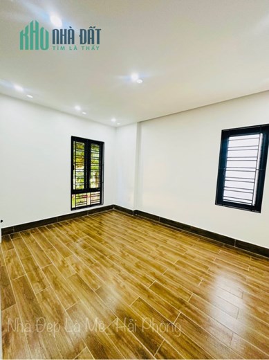 NHÀ LÔ GÓC ĐỘC LẬP MIẾU HAI XÃ XÂY MỚI ĐẸP LONG LANH
