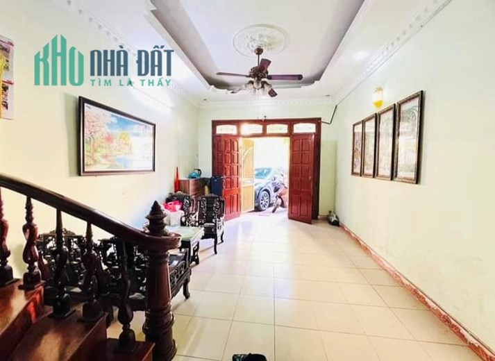 Hiếm, vỉa hè 5m, phân lô, ô tô, dân xây 52m giá 11 tỷ tại Mai Dịch Cầu Giấy