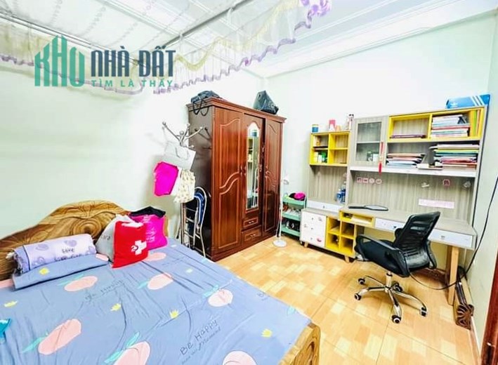 Hiếm, vỉa hè 5m, phân lô, ô tô, dân xây 52m giá 11 tỷ tại Mai Dịch Cầu Giấy