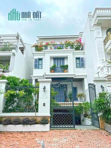 Hàng Hot! Biệt thự 3 lầu ST KDC Nam Long Trần Trọng Cung, Quận 7,Dtsd 499m2