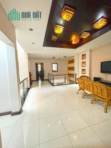 Hàng Hot! Biệt thự 3 lầu ST KDC Nam Long Trần Trọng Cung, Quận 7,Dtsd 499m2