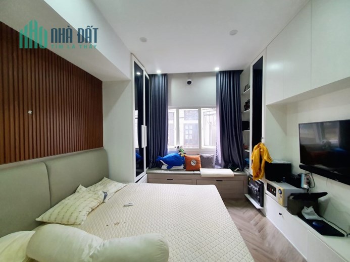 CÀN BÁN NHÀ RIÊNG TẠI XUÂN ĐỈNH 5 TẦNG  GIÁ 4,5 TỶ