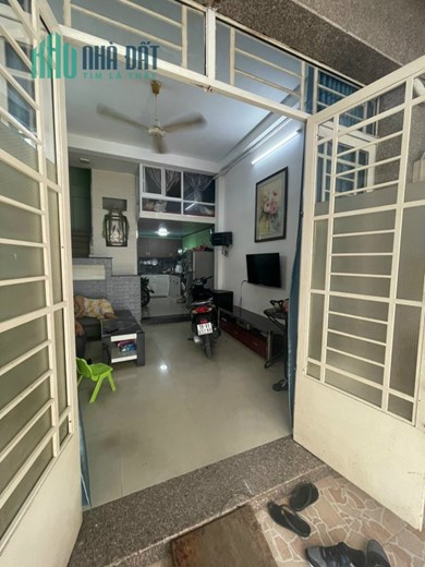 Nhà 3 tầng Hẻm xe hơi, 4x10m, vuông đẹp, Phạm Văn Chiêu chỉ 4.4 tỷ TL