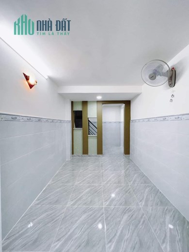 Nhà đẹp 20 thước Hoàng Diệu Q4-100m Q1 
Đúc 3 tấm vay bank thoải mái hơn 3 tỷ