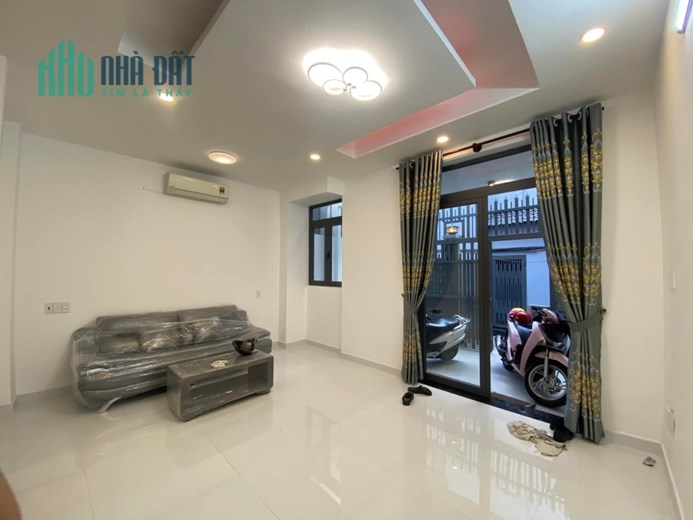 Bán nhà phường Linh Trung Thủ Đức, DT 70M, Gía nhỉnh 5 tỷ, ngay chợ Linh Trung