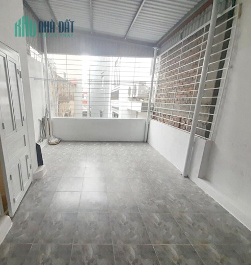 Bán nhà ngõ 46 Lạch Tray, 62m 2.5 tầng GIÁ 2.95 tỉ sân cổng riêng, ngõ nông