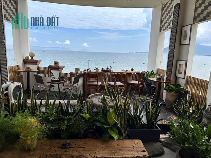 Bán nhà mặt tiền nguyễn tất thành giá chỉ 11ty trả là bán