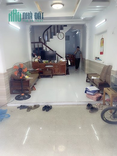 Bán nhà mặt ngõ chính Thư Trung - Văn Cao, 47m 4 tầng GIÁ 2.68 tỉ kinh doanh tốt