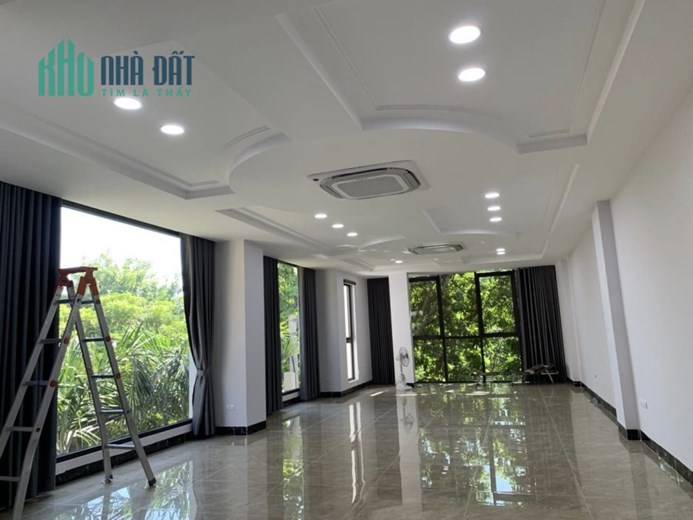 TOÀ BUILDING LÔ GÓC PHỐ HOÀNG CẤU - VIEW VƯỜN HOA. 75M X 8T. GIÁ 37 TỶ