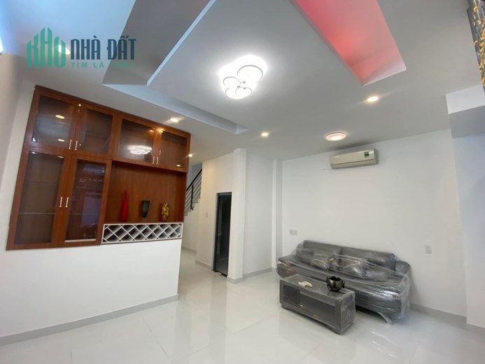 Bán nhà phường Linh Trung Thủ Đức, DT 70M, Gía nhỉnh 5 tỷ, ngay chợ Linh Trung