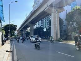 Bán gấp nhà Mặt phố Hoàng Cầu giá 24.5 tỷ, 55mx5 tầng, MT 5m cực đẹp.