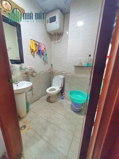 Bán nhà mặt phố Hoa Bằng Cầu Giấy 70 m2 giá 15 tỷ 2 , kinh doanh , ô tô tránh , vỉa hè , 2 thoáng