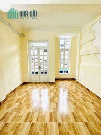 BÁN NHÀ HXH TRÁNH P.BẾN THÀNH QUẬN 1 - CÁCH VÀI BƯỚC CHÂN RA ĐẾN CHỢ BẾN THÀNH.