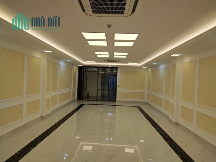 Bán nhà MẶT  phố Hoa Bằng dt 73 m2 x 6,5 t thang máy mới giá 19 tỷ