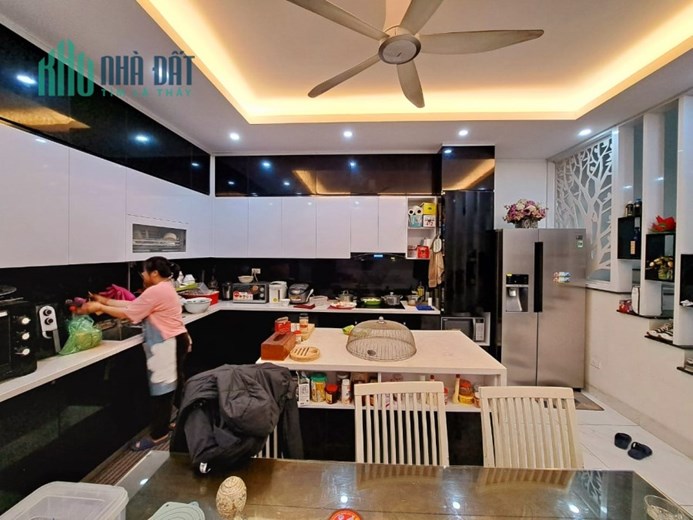NGHI TÀM - MẶT TIỀN RỘNG, LÔ GÓC, Ô TÔ 10M, GIÁ SỐC 9.1 TỶ