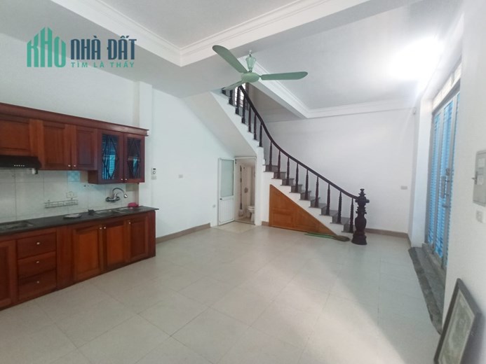 Siêu Hiếm !!! Bán nhà 2T Khai Sơn, Ngọc Thuỵ đường 3oto tránh mặt tiền rộng giá 3,x tỷ TL. LH: