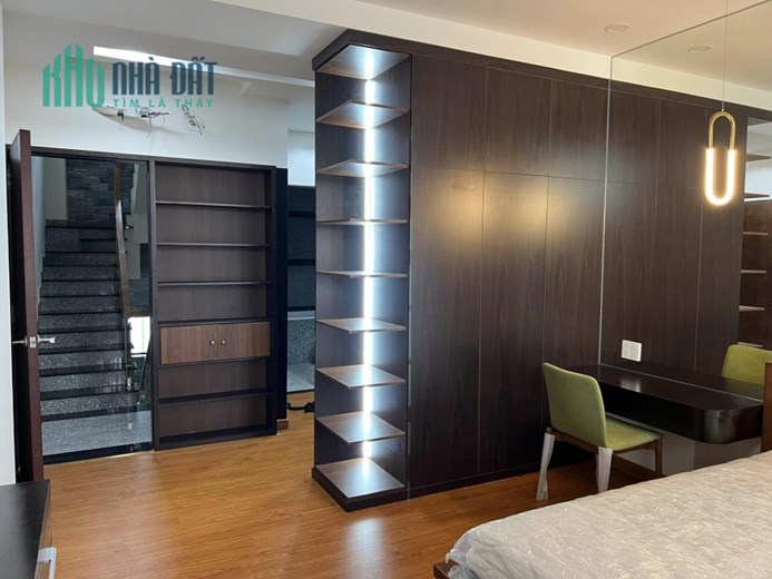 Siêu hạ giá 7 tỷ 500, mặt tiền Quận 10, kinh doanh siêu đỉnh, dòng tiền 32 triệu/tháng