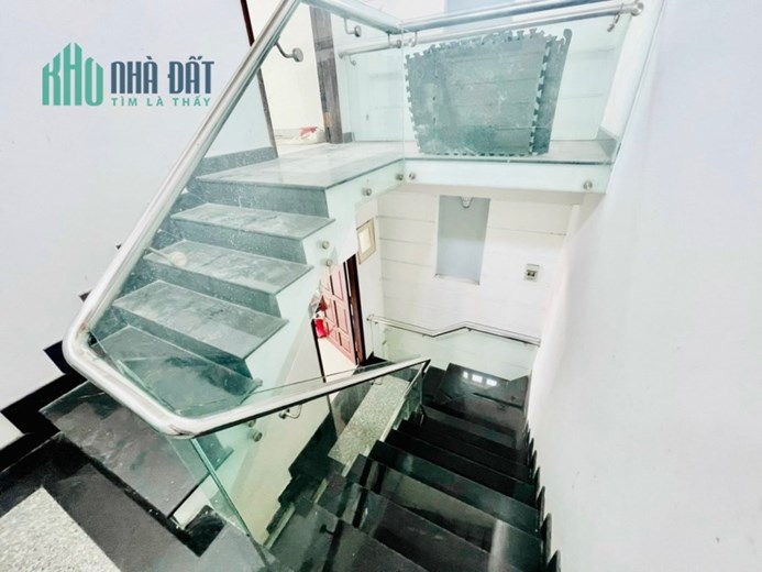 Bán Biệt Thự Âu Cơ, Tân Bình ( 6m x 20m ) 6 Tàng Có Hầm Hiêm Có,, Hẻm Nhựa 8m, Nhĩnh 18 Tỷ