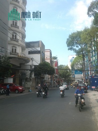 Nhà đẹp 3 tầng 4 phòng ngủ gần Vạn Hạnh Mall