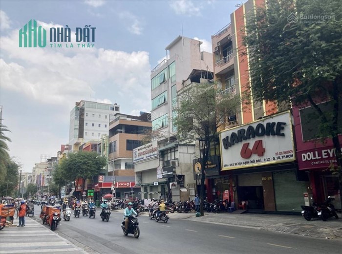 Nhà đẹp 3 tầng 4 phòng ngủ gần Vạn Hạnh Mall