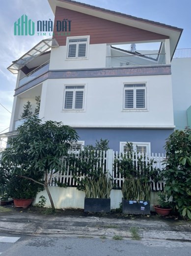 Biệt thự 1 trệt 2 lầu, 220mv full thổ cư P.Lái Thiêu Thuận An 10.5 tỷ. Lh:0982910958.
