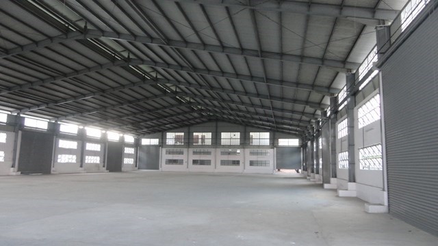 Bán đất nhà xưởng, KCN Quất Động Hà Nội DT 2500m2 đất, có xưởng