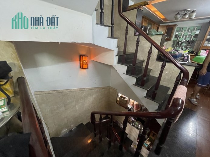 Bán gấp nhà Mặt tiền Quận 5, 6 tầng, khu kinh doanh tốt chỉ 14,5 tỷ
