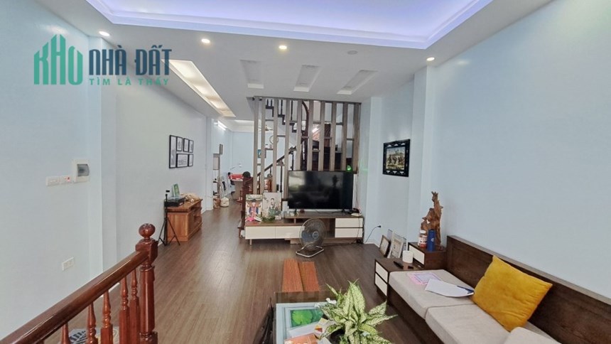 Bán nhà Nguyễn Văn Cừ, Long Biên 53m 5T, oto ,KD, nhỉnh 6ty .